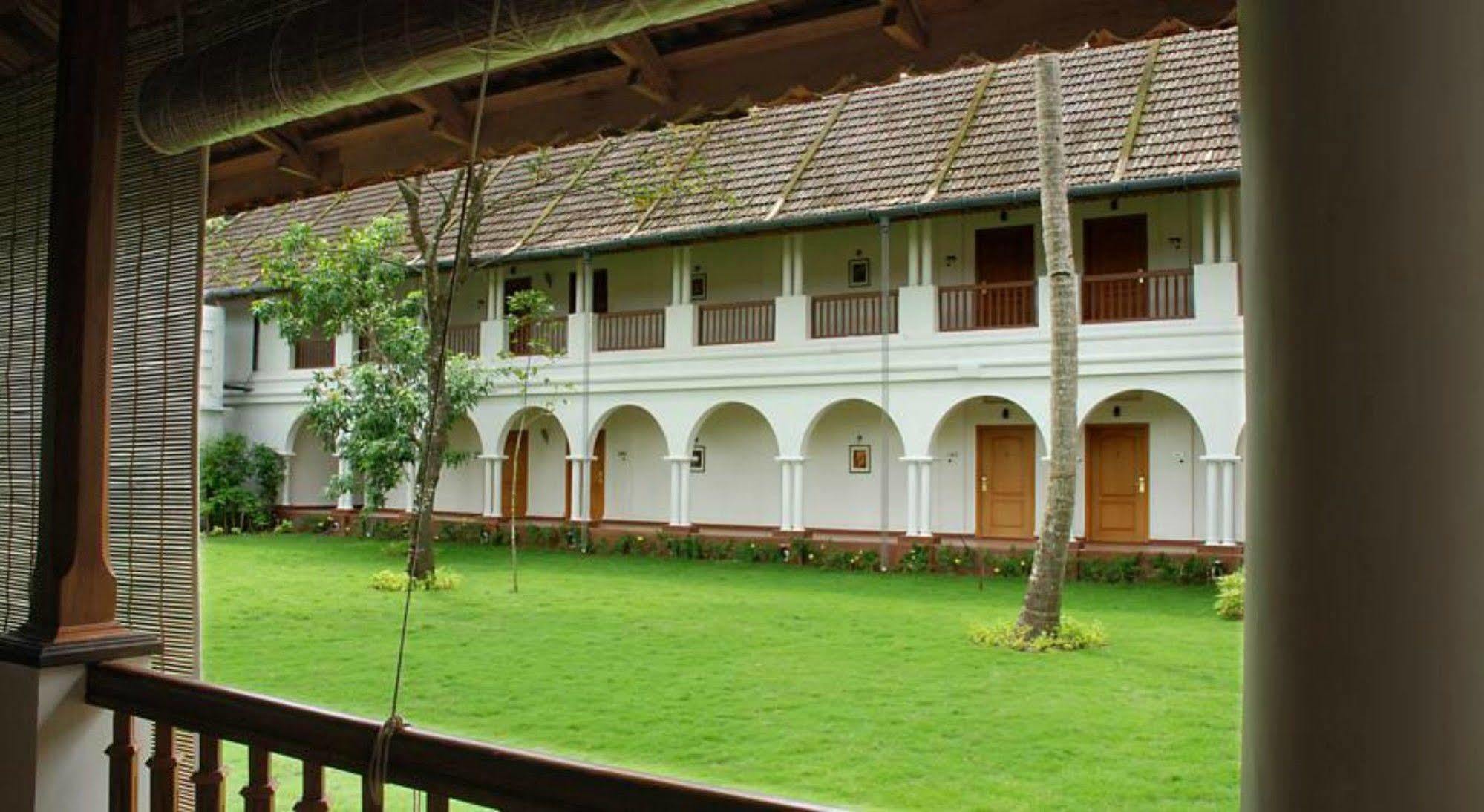 Lemon Tree Vembanad Lake Resort, Kerala Alappuzha Εξωτερικό φωτογραφία